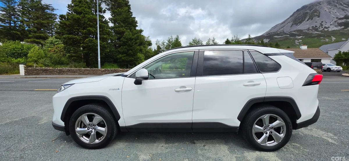 Toyota RAV4 SUV, Petrol Hybrid, 2019, White