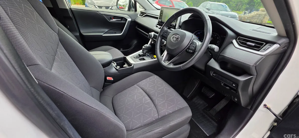Toyota RAV4 SUV, Petrol Hybrid, 2019, White