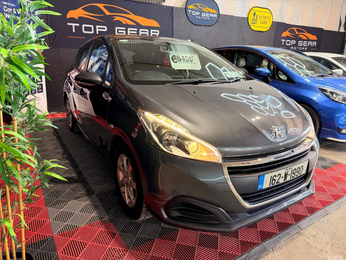 Peugeot 208 Hatchback, Petrol, 2016, Grey