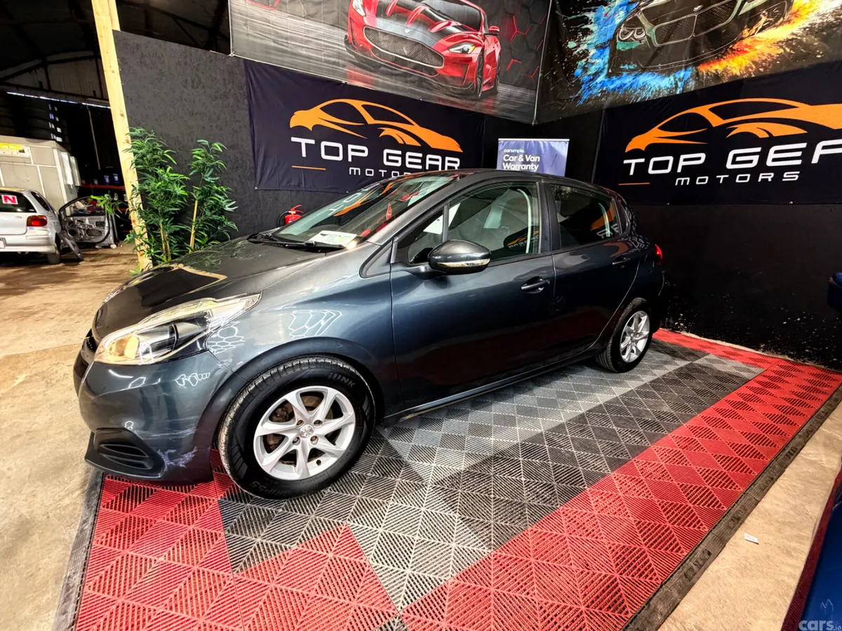 Peugeot 208 Hatchback, Petrol, 2016, Grey