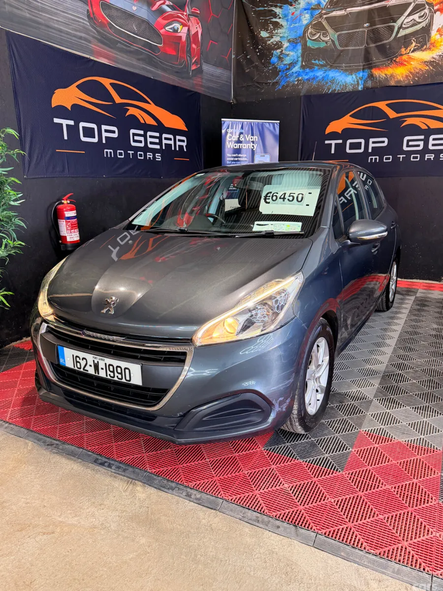Peugeot 208 Hatchback, Petrol, 2016, Grey