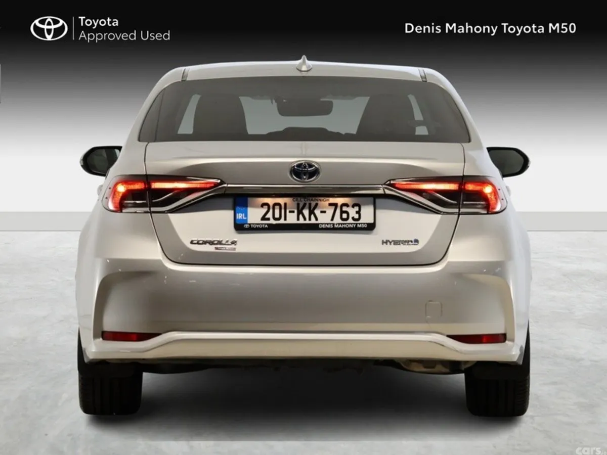 Toyota Corolla Saloon, Petrol Hybrid, 2020, Silver