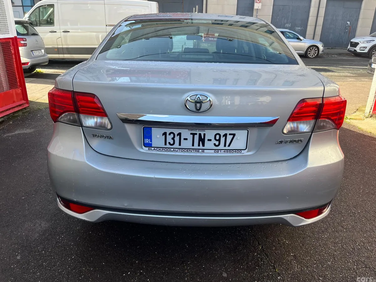 Toyota Avensis Saloon, Diesel, 2013, Silver