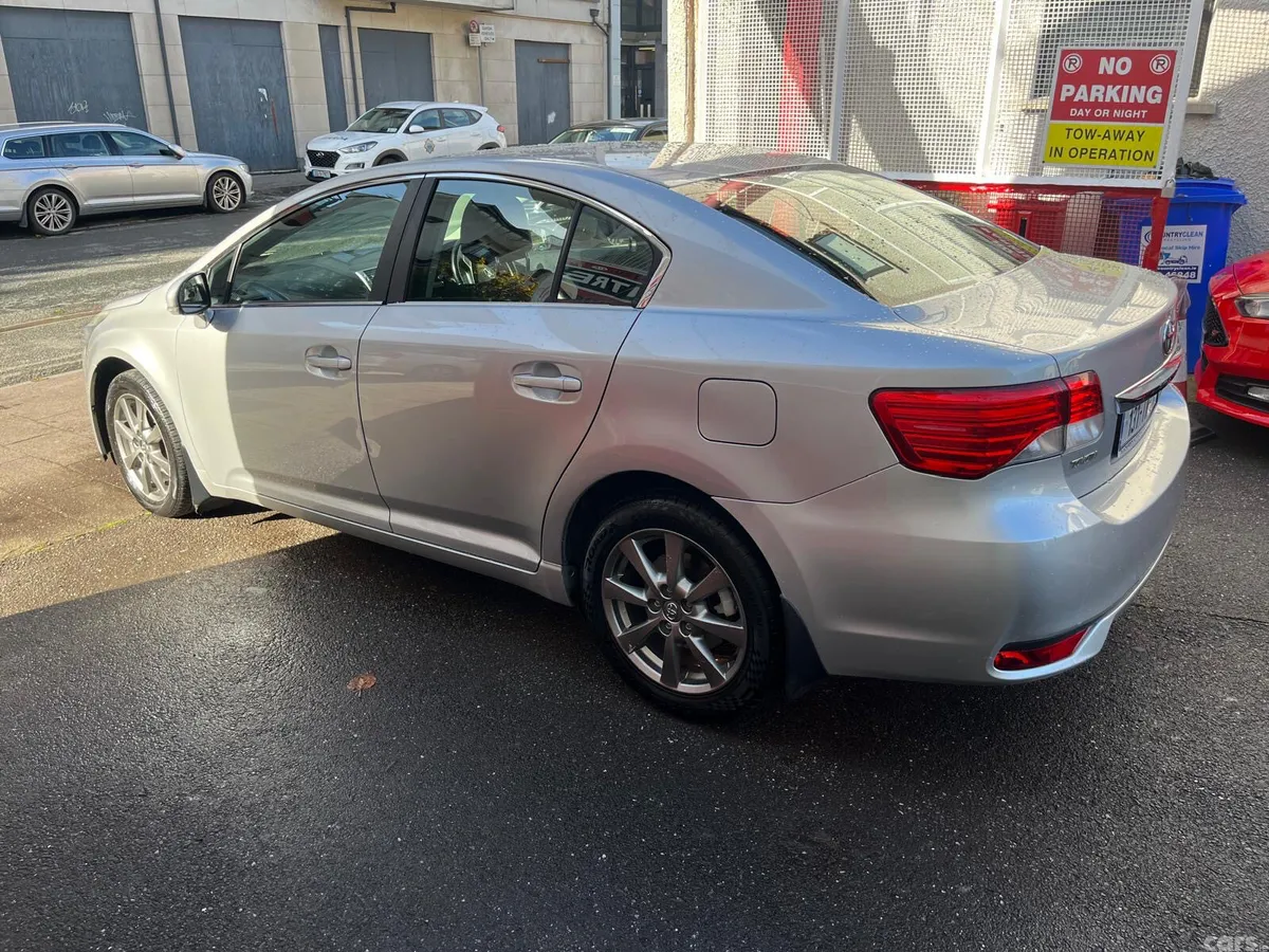 Toyota Avensis Saloon, Diesel, 2013, Silver