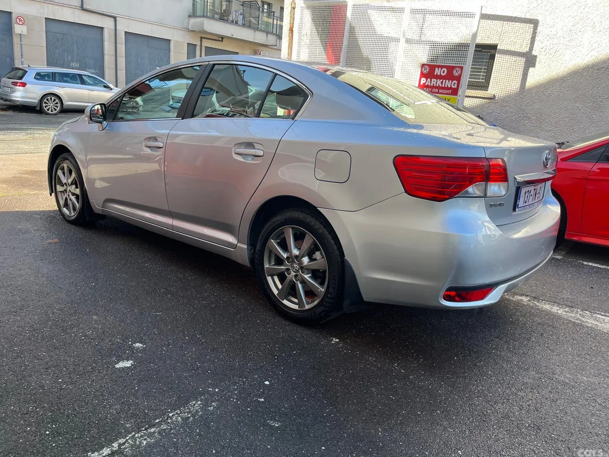 Toyota Avensis Saloon, Diesel, 2013, Silver