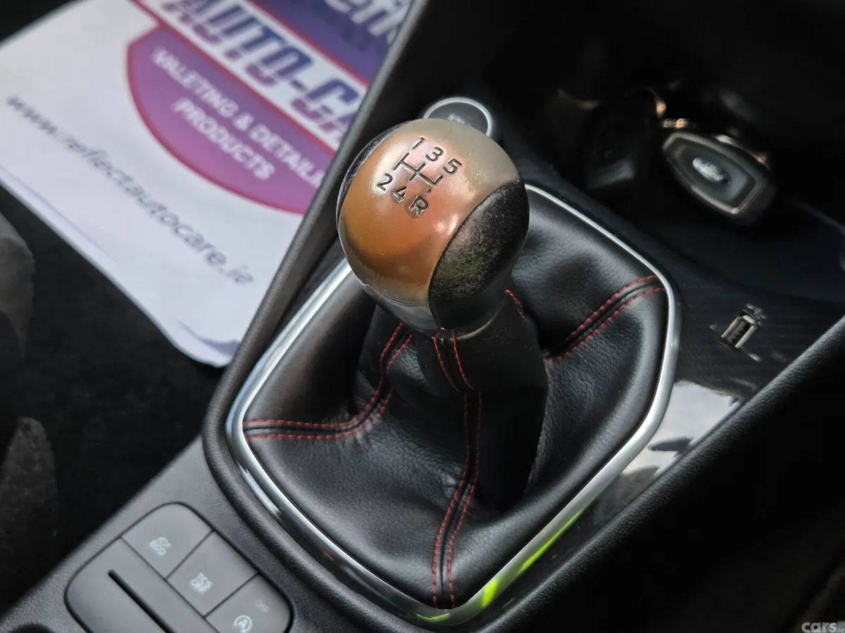 Ford Fiesta Hatchback, Petrol, 2018, White