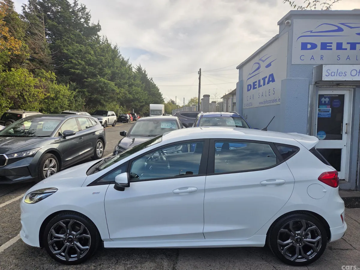 Ford Fiesta Hatchback, Petrol, 2018, White