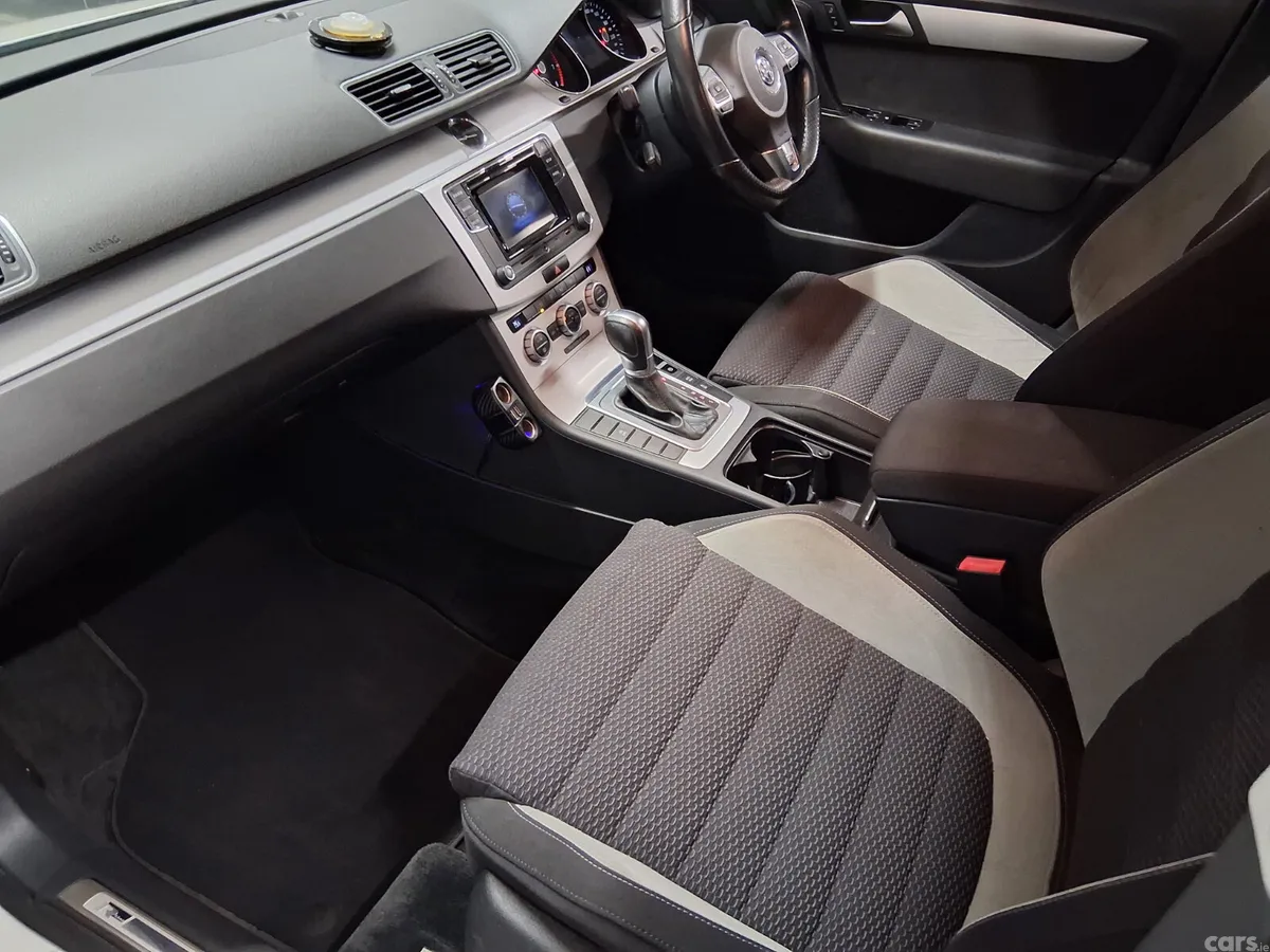 Volkswagen Passat Estate, Petrol, 2015, White