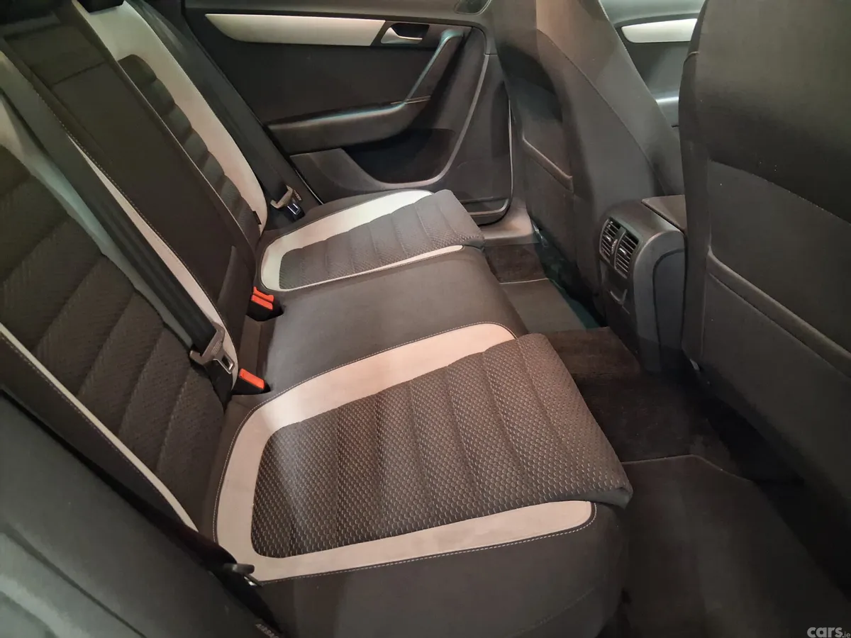 Volkswagen Passat Estate, Petrol, 2015, White