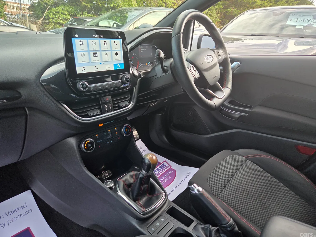 Ford Fiesta Hatchback, Petrol, 2018, White