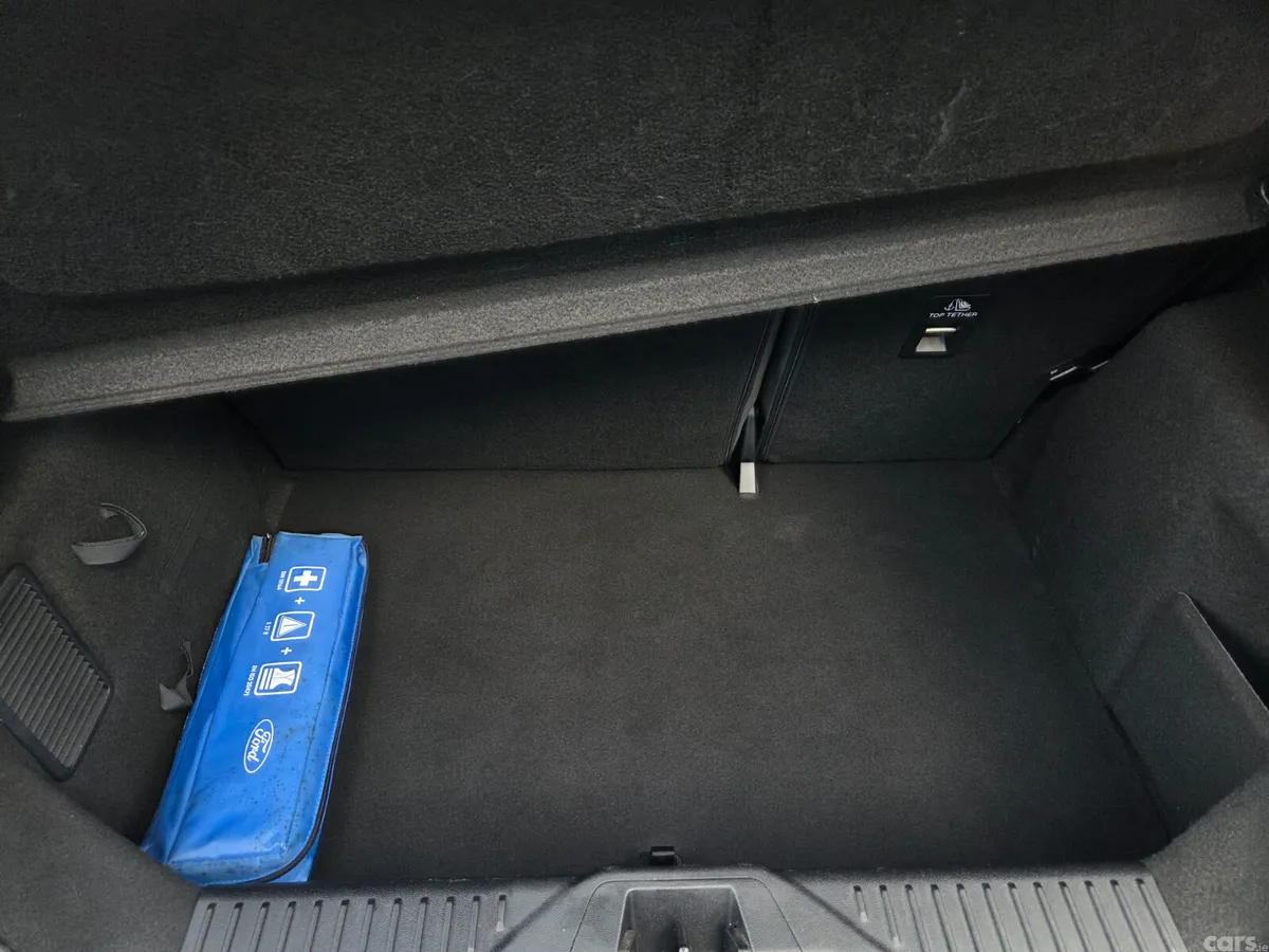 Ford Fiesta Hatchback, Petrol, 2018, White