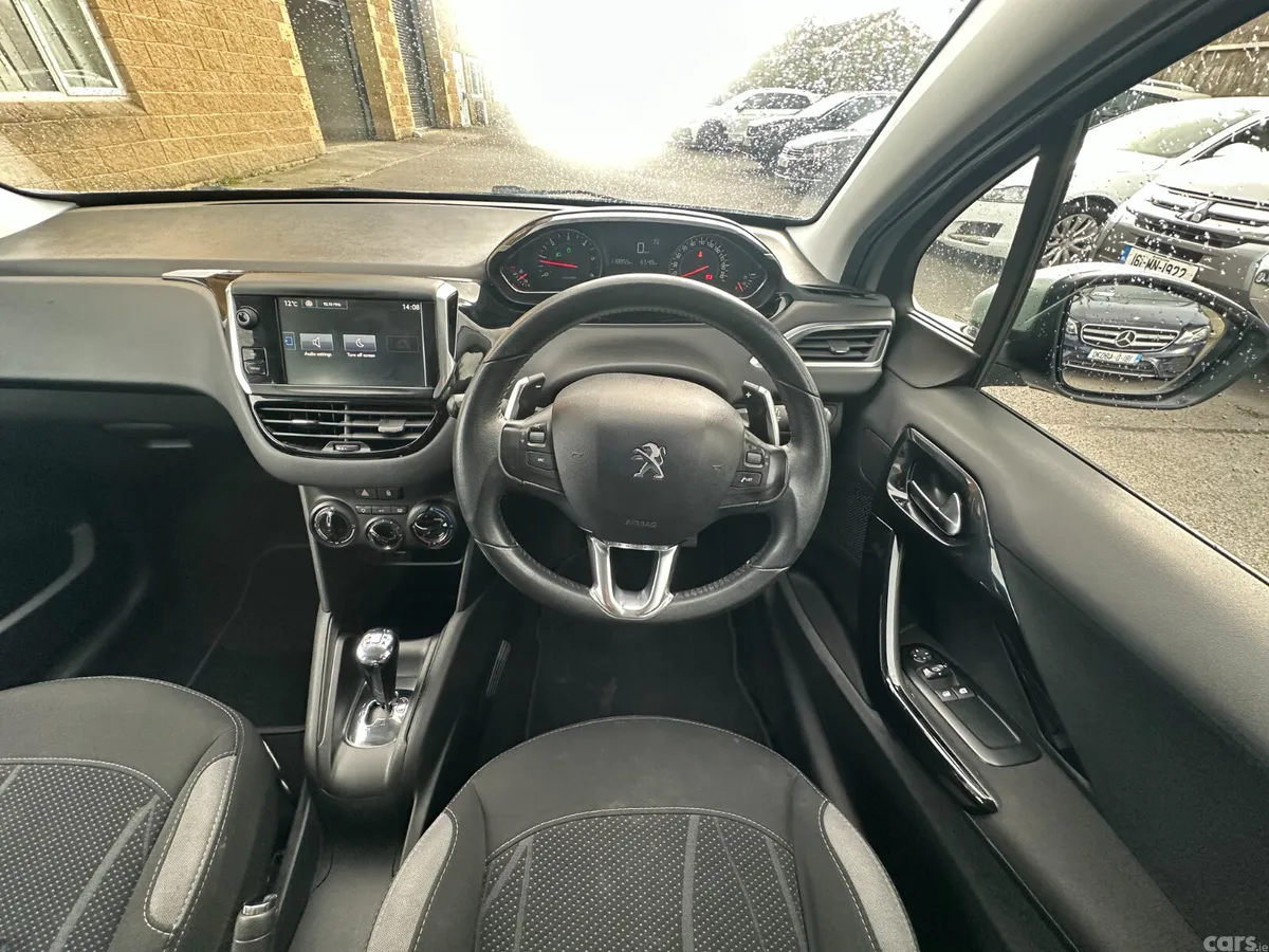 Peugeot 208 Hatchback, Diesel, 2016, Grey