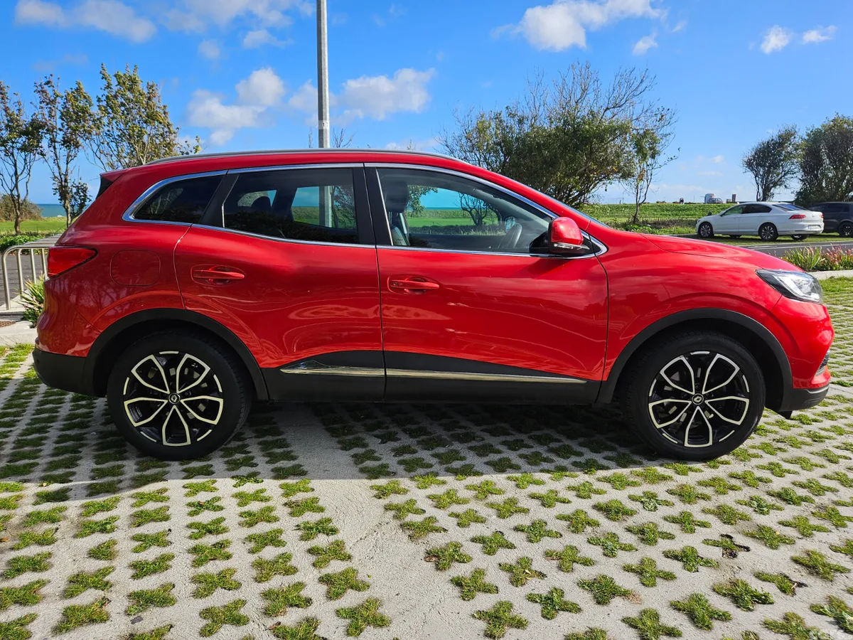 Renault Kadjar SUV, Petrol, 2021, Red