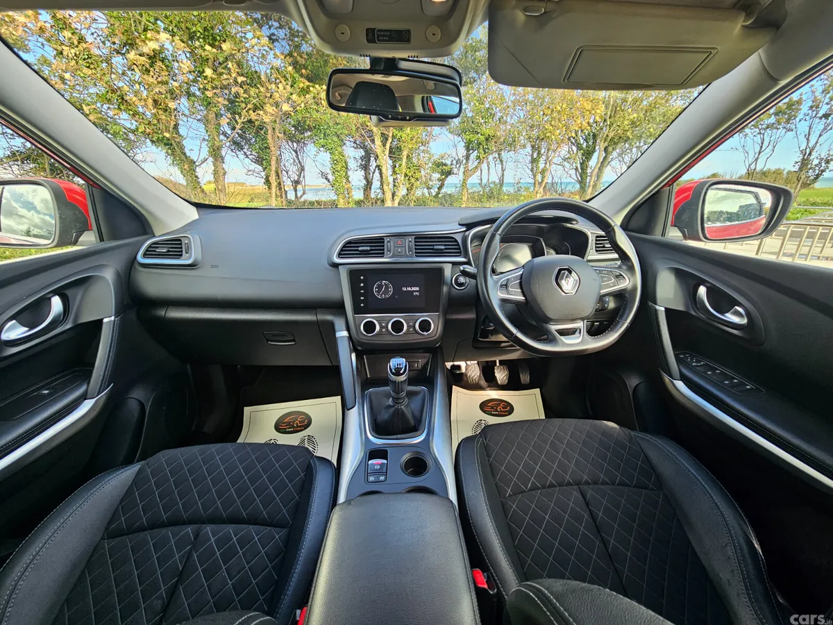 Renault Kadjar SUV, Petrol, 2021, Red