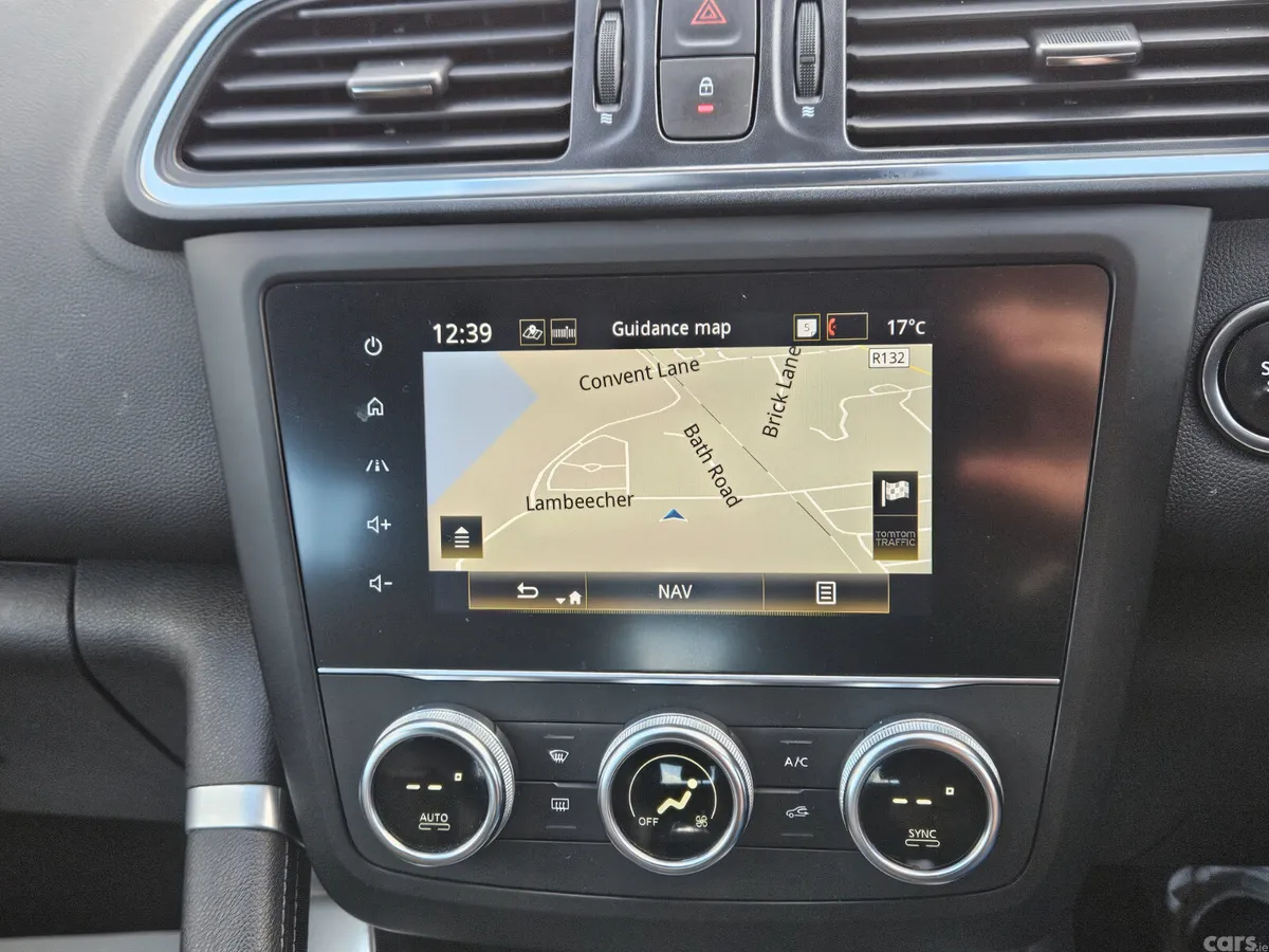 Renault Kadjar SUV, Petrol, 2021, Red