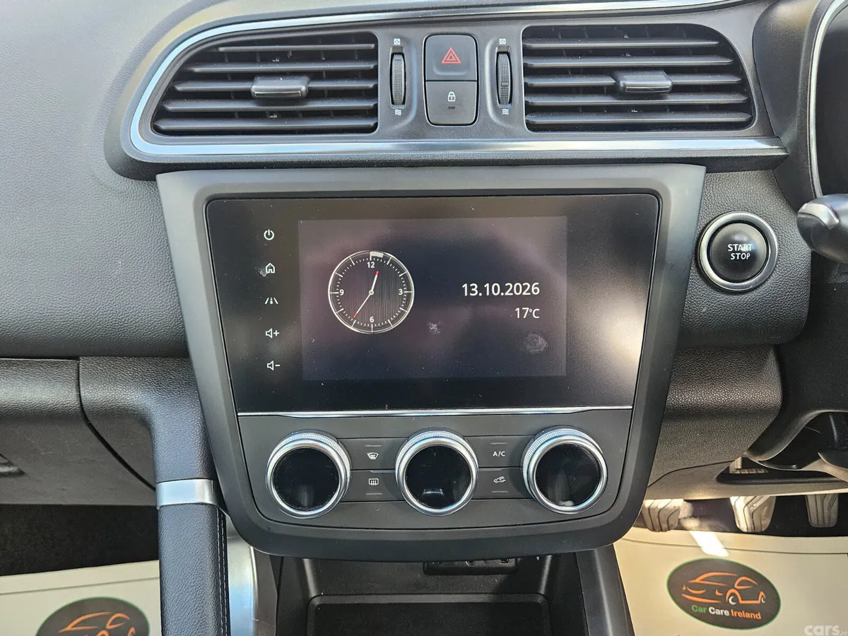 Renault Kadjar SUV, Petrol, 2021, Red