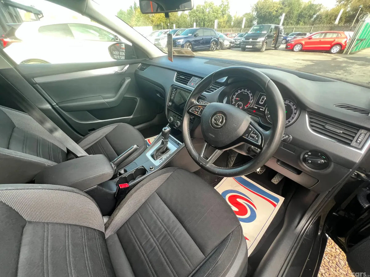 Skoda Octavia Saloon, Diesel, 2018, Black