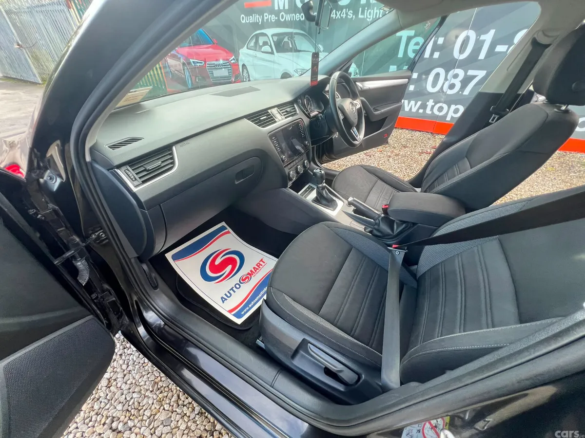 Skoda Octavia Saloon, Diesel, 2018, Black