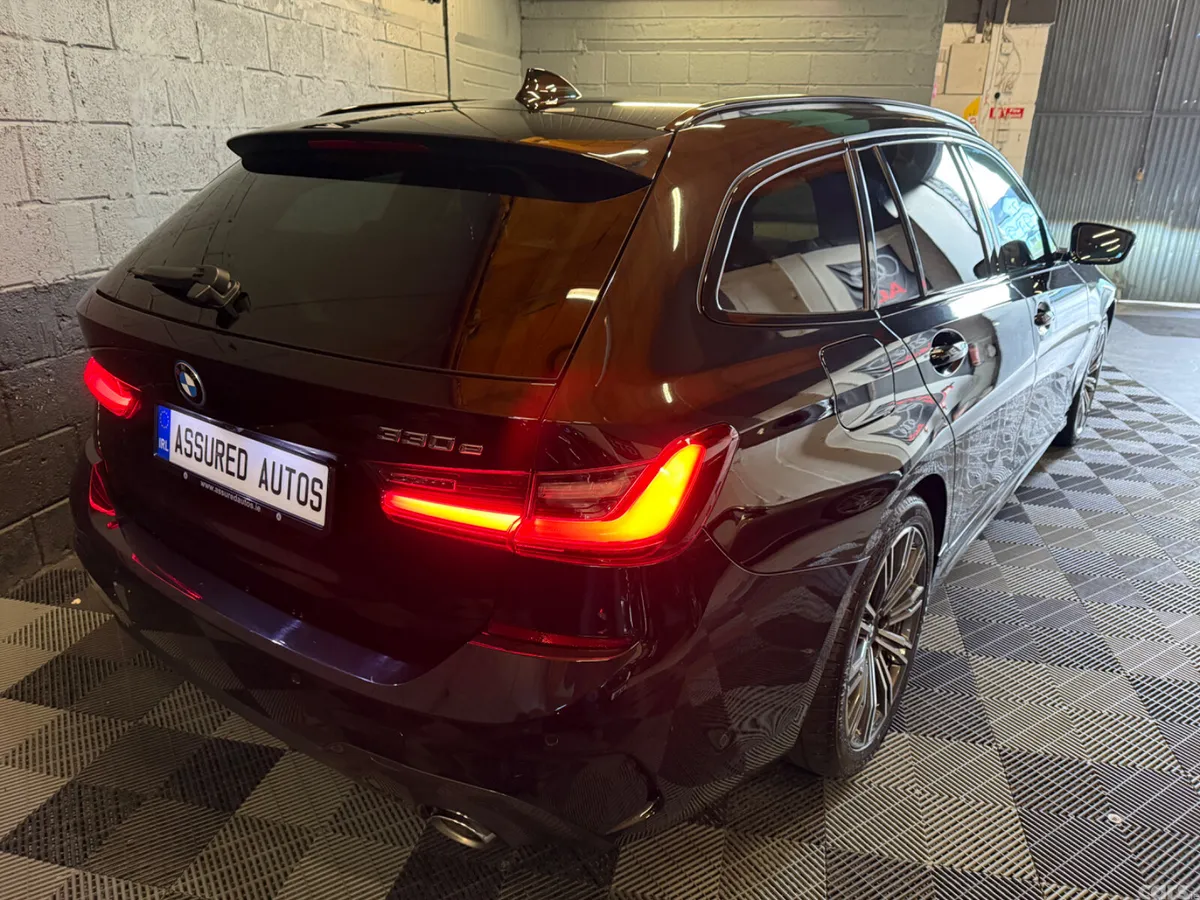 BMW 3-Series Estate, Petrol Plug-in Hybrid, 2022, Black