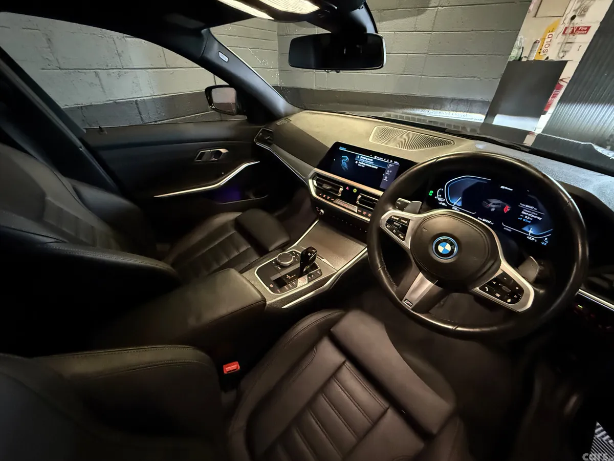 BMW 3-Series Estate, Petrol Plug-in Hybrid, 2022, Black