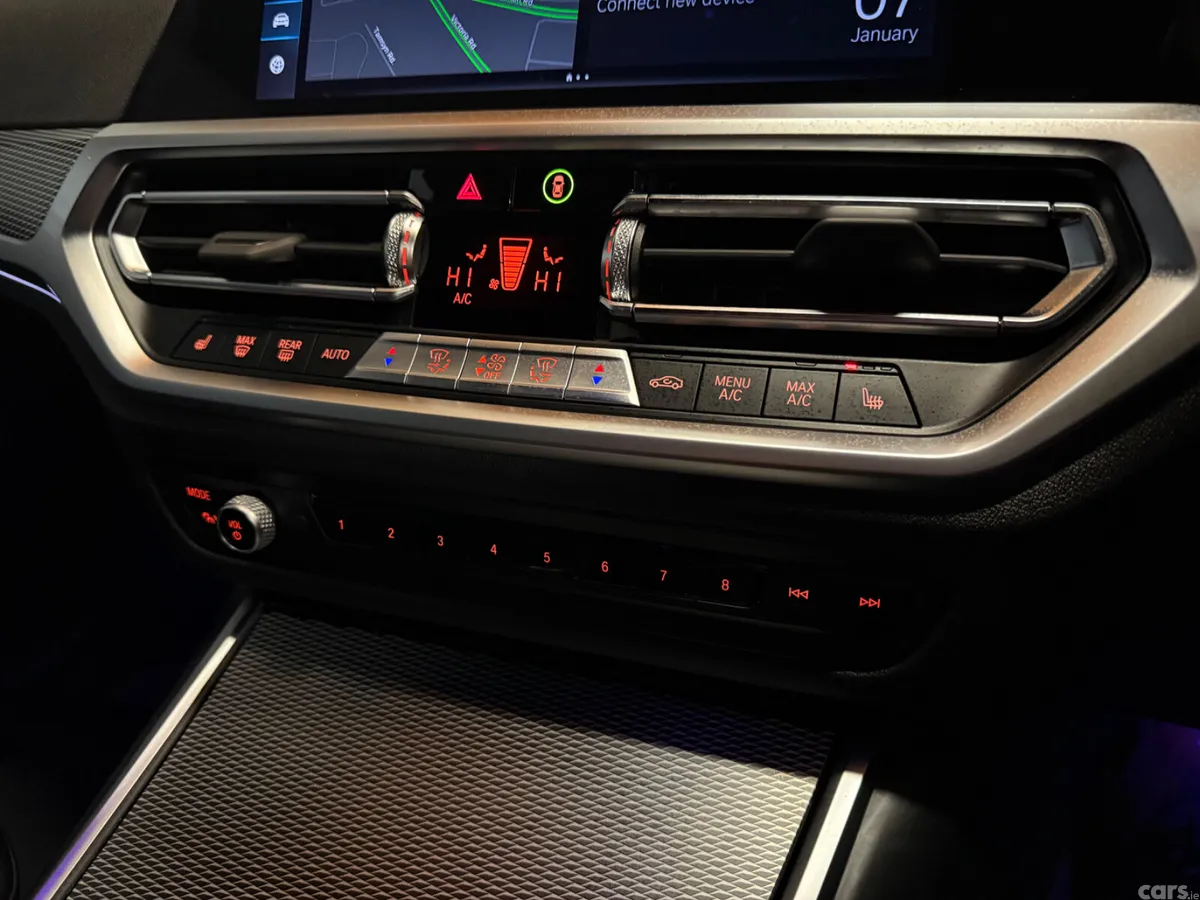 BMW 3-Series Estate, Petrol Plug-in Hybrid, 2022, Black