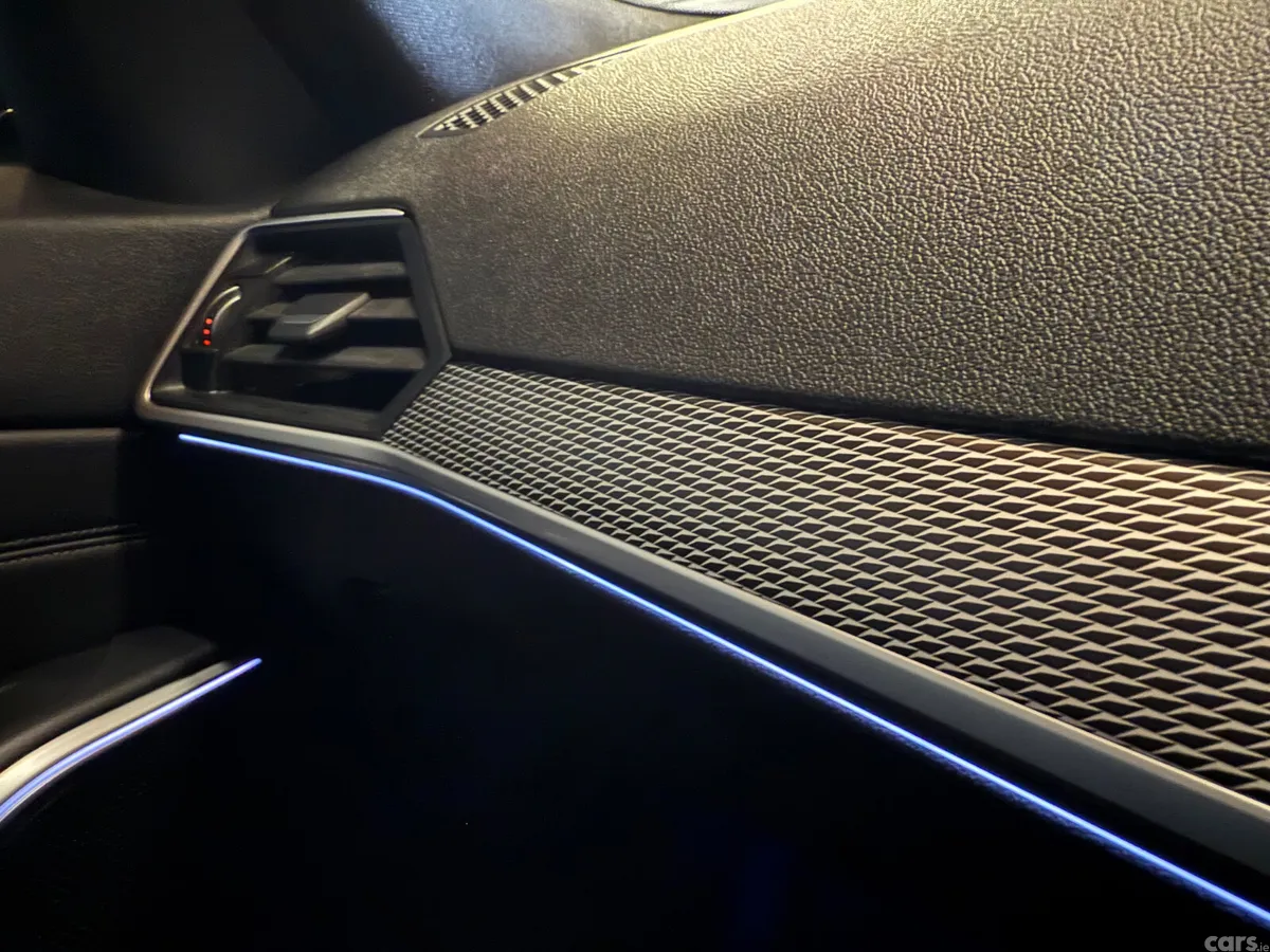 BMW 3-Series Estate, Petrol Plug-in Hybrid, 2022, Black