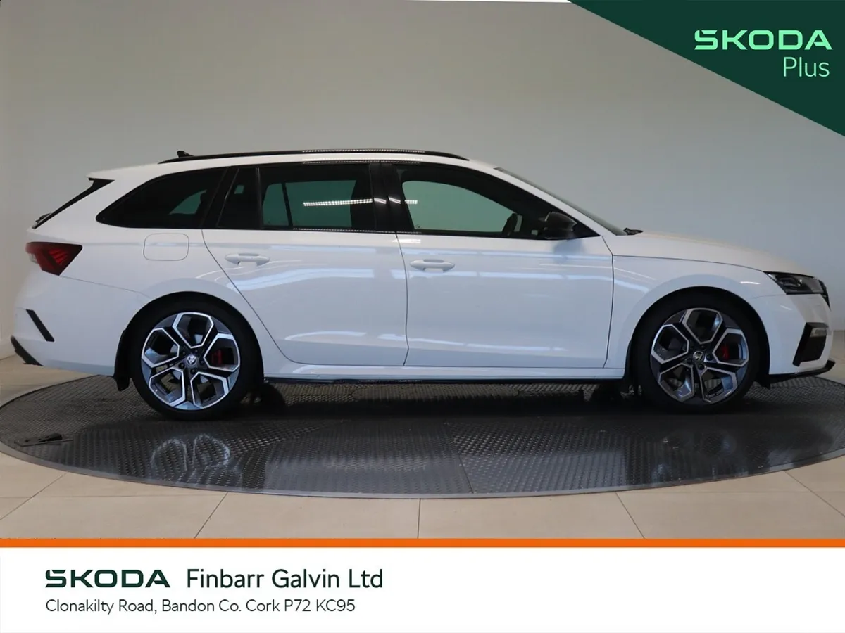 Skoda Octavia Estate, Diesel, 2024, White