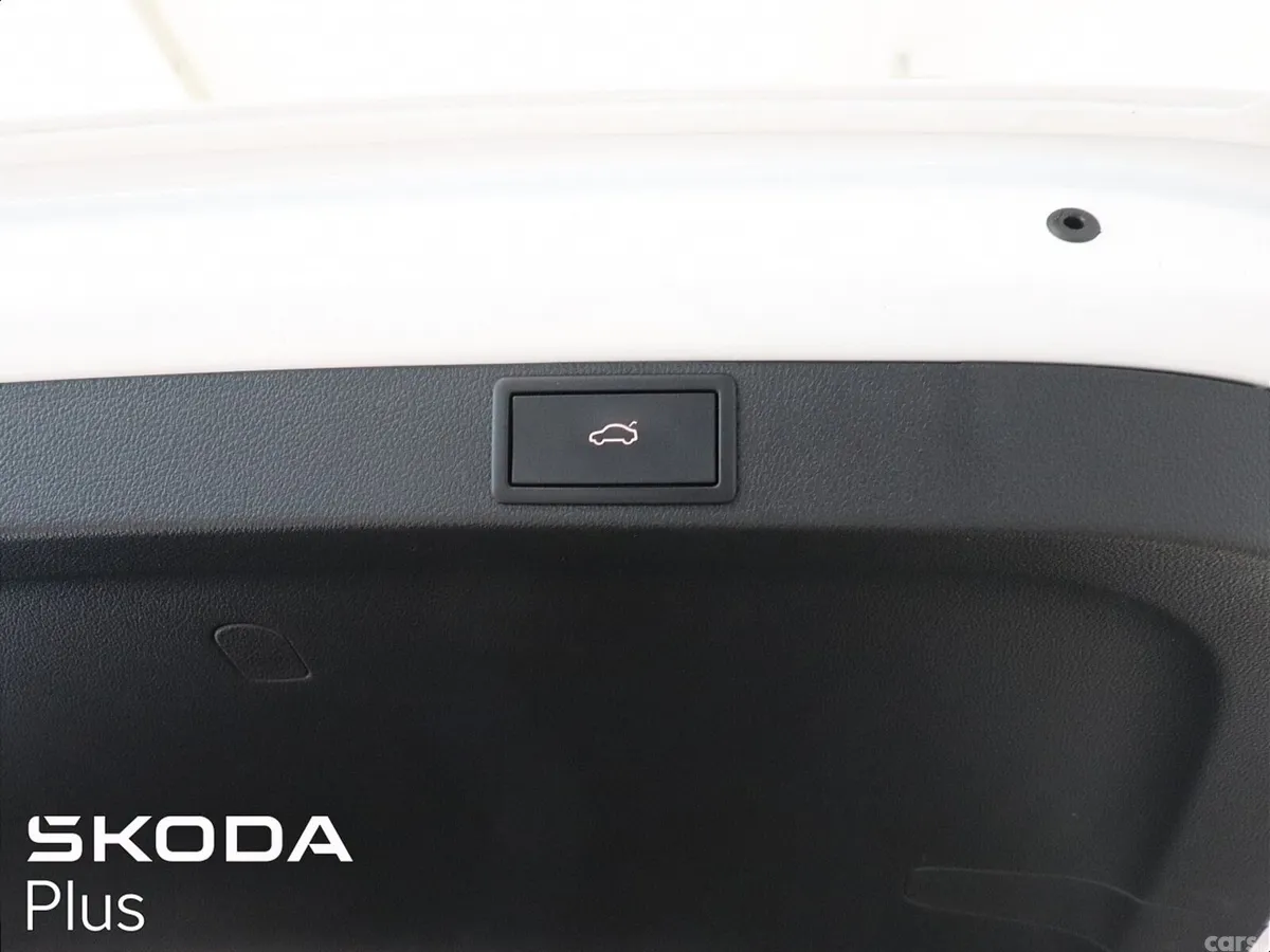 Skoda Octavia Estate, Diesel, 2024, White