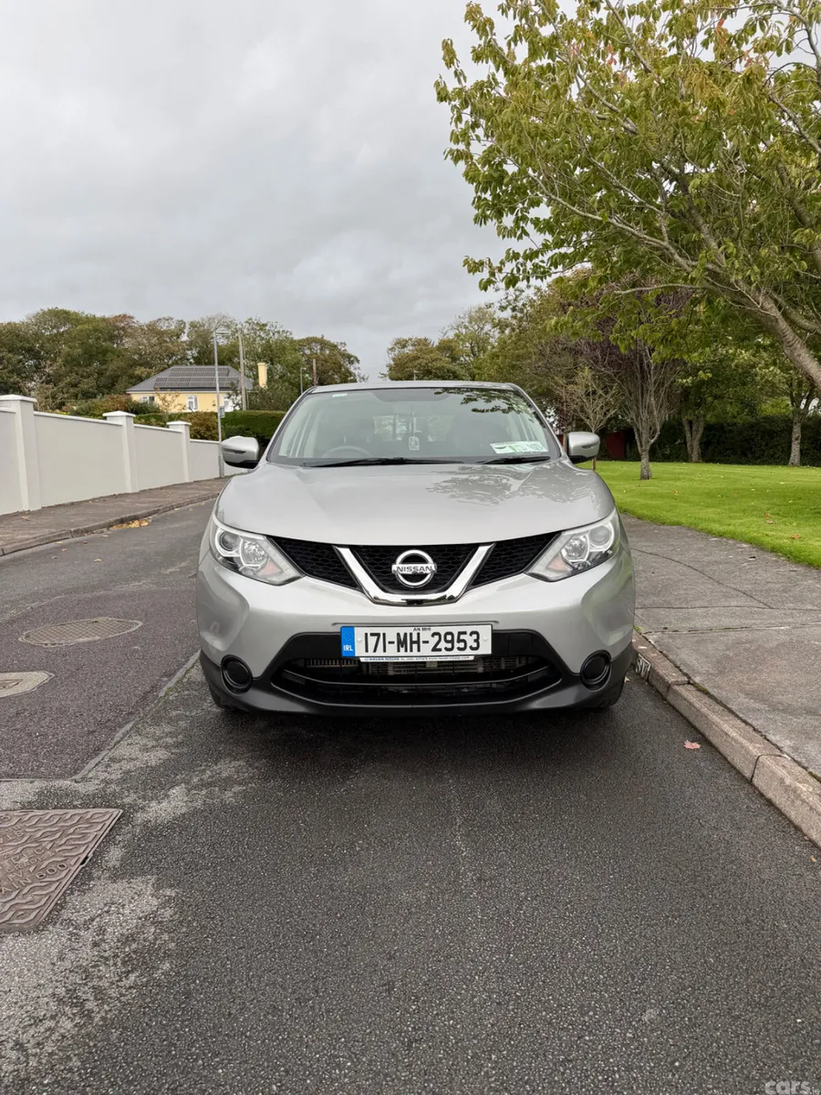 Nissan Qashqai SUV, Petrol, 2017, Grey