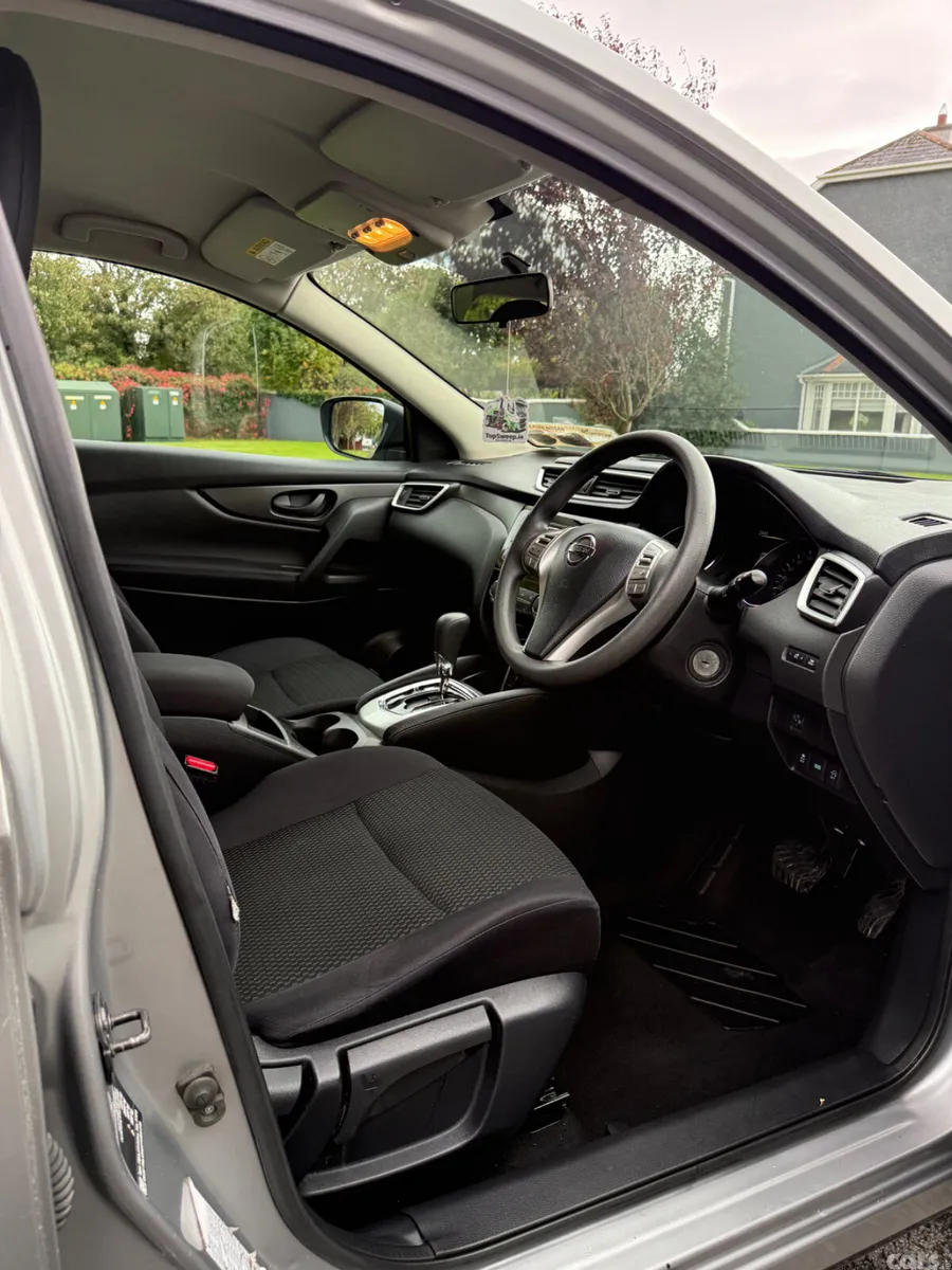 Nissan Qashqai SUV, Petrol, 2017, Grey