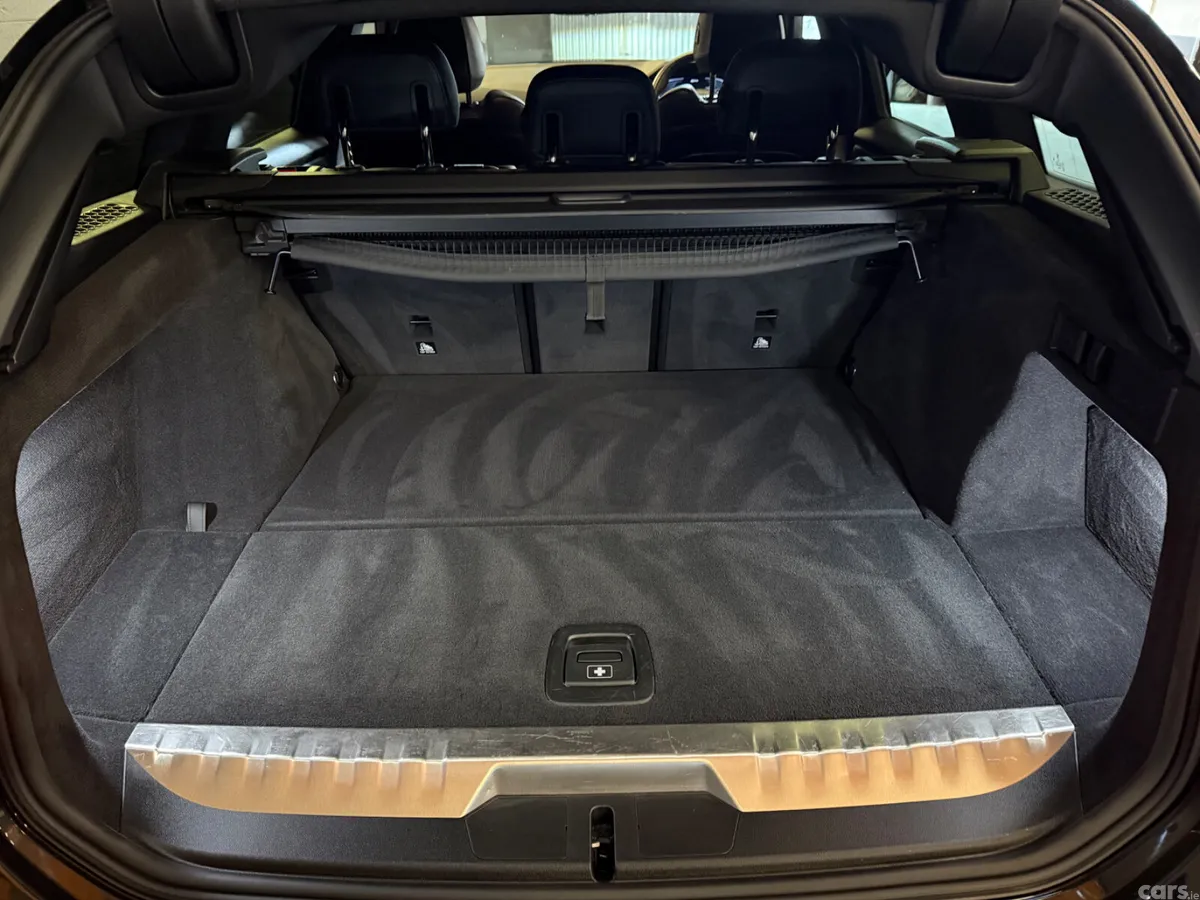BMW 3-Series Estate, Petrol Plug-in Hybrid, 2022, Black