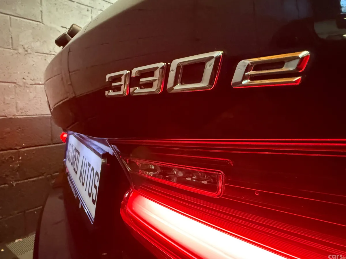 BMW 3-Series Estate, Petrol Plug-in Hybrid, 2022, Black