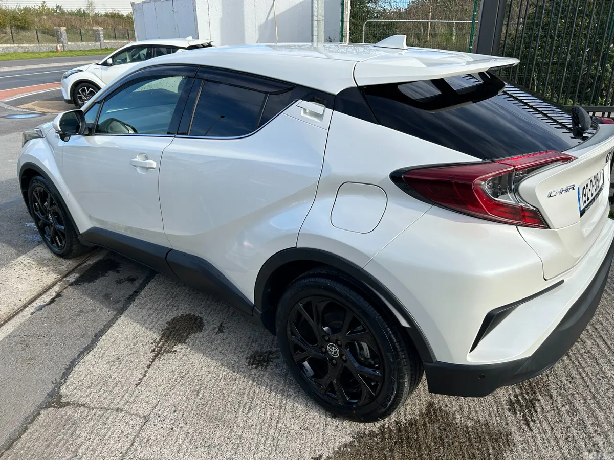 Toyota C-HR Hatchback, Petrol Hybrid, 2019, White