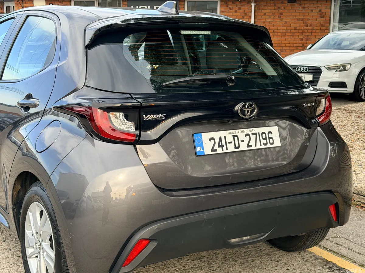 Toyota Yaris Hatchback, Petrol Hybrid, 2024, Grey