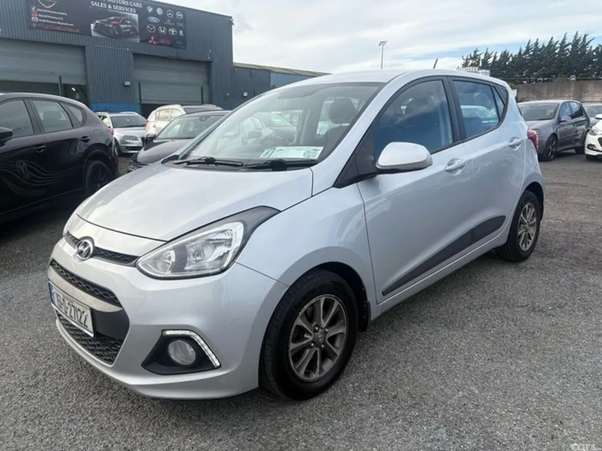 Hyundai i10 Hatchback, Petrol, 2015, Silver