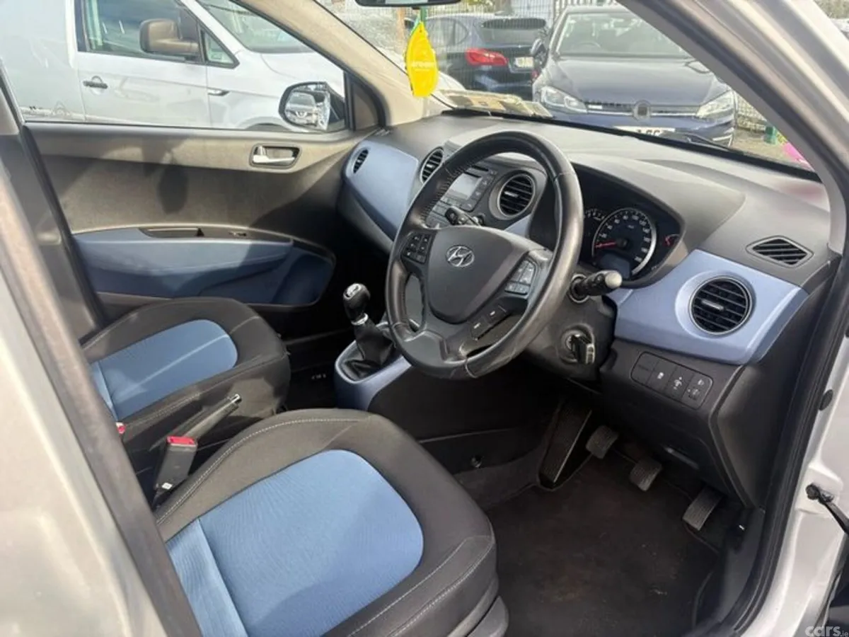 Hyundai i10 Hatchback, Petrol, 2015, Silver