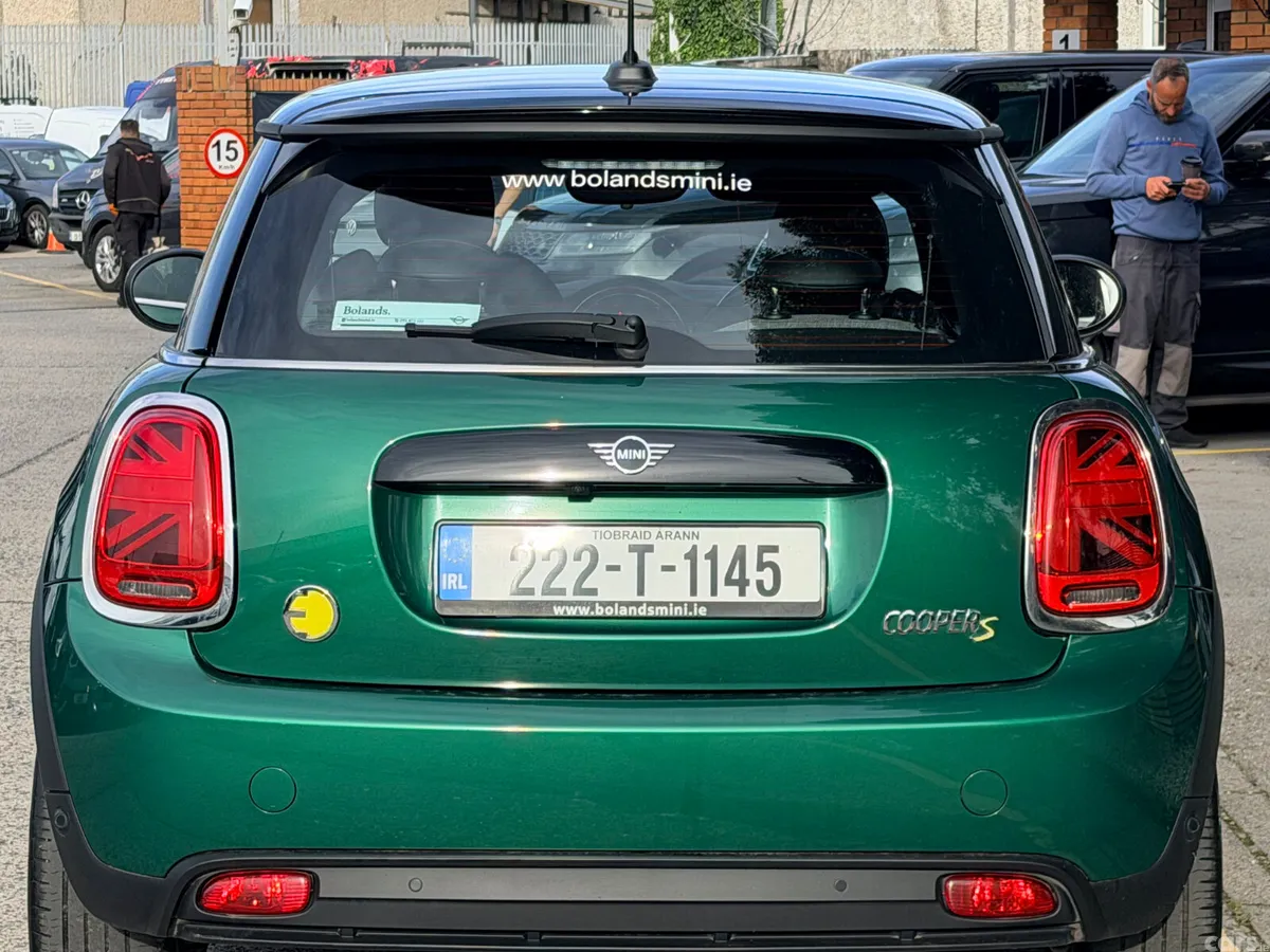 Mini Cooper Hatchback, Electric, 2022, Green