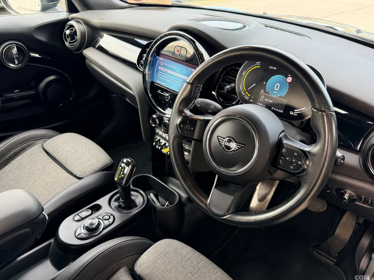 Mini Cooper Hatchback, Electric, 2022, Green