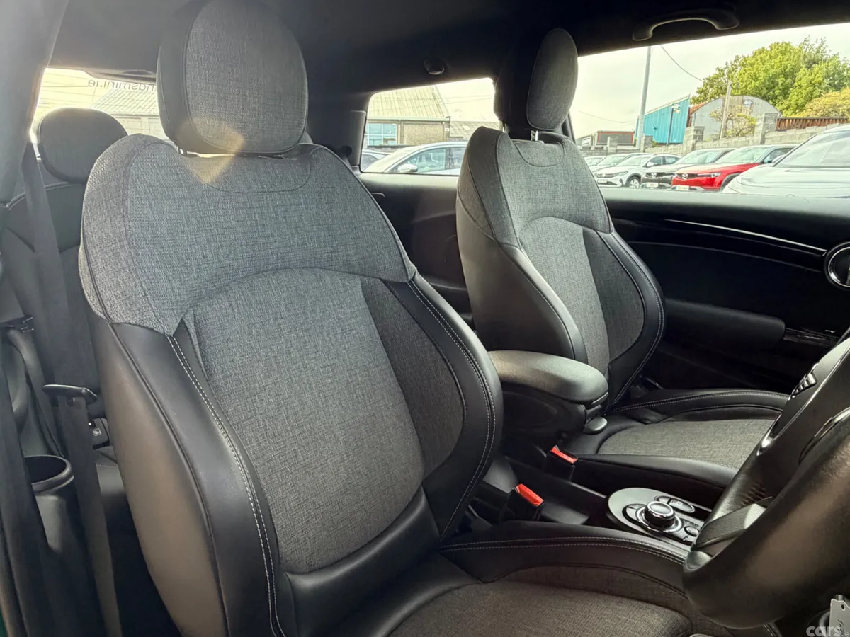 Mini Cooper Hatchback, Electric, 2022, Green