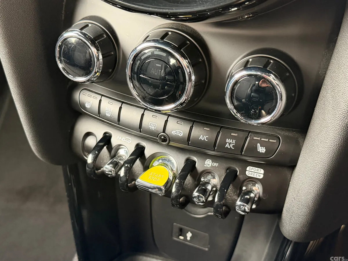 Mini Cooper Hatchback, Electric, 2022, Green