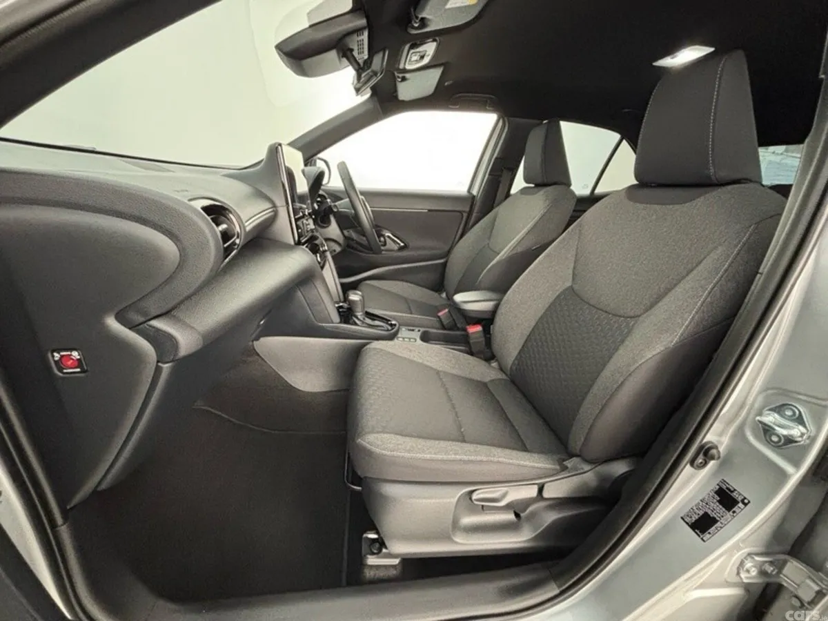 Toyota Yaris Cross Hatchback, Petrol Hybrid, 2026, Grey