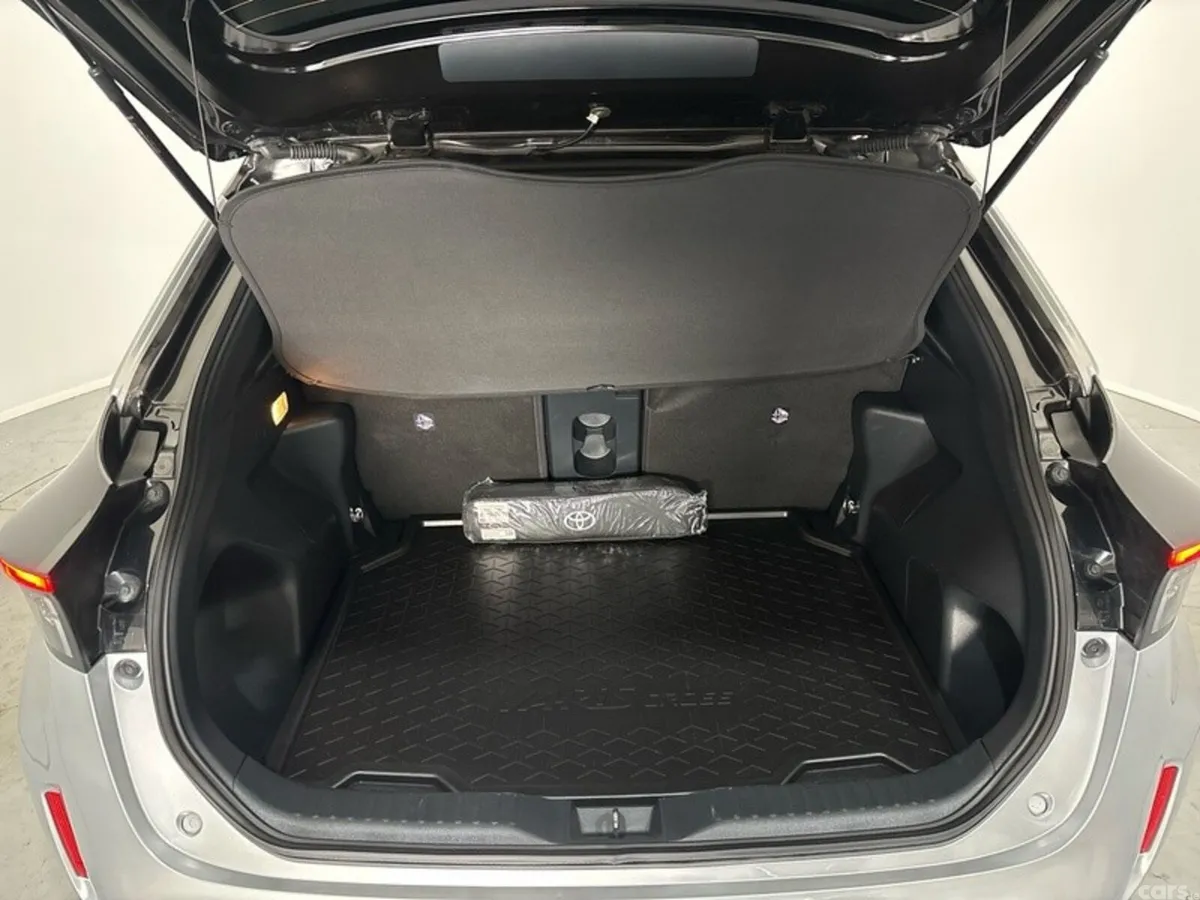 Toyota Yaris Cross Hatchback, Petrol Hybrid, 2026, Grey