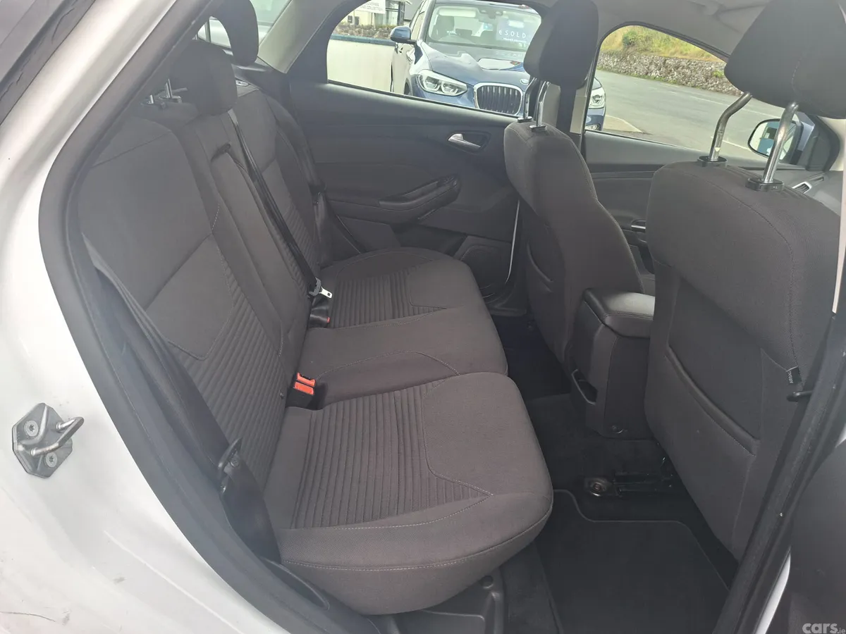 Ford Focus Hatchback, Diesel, 2016, White