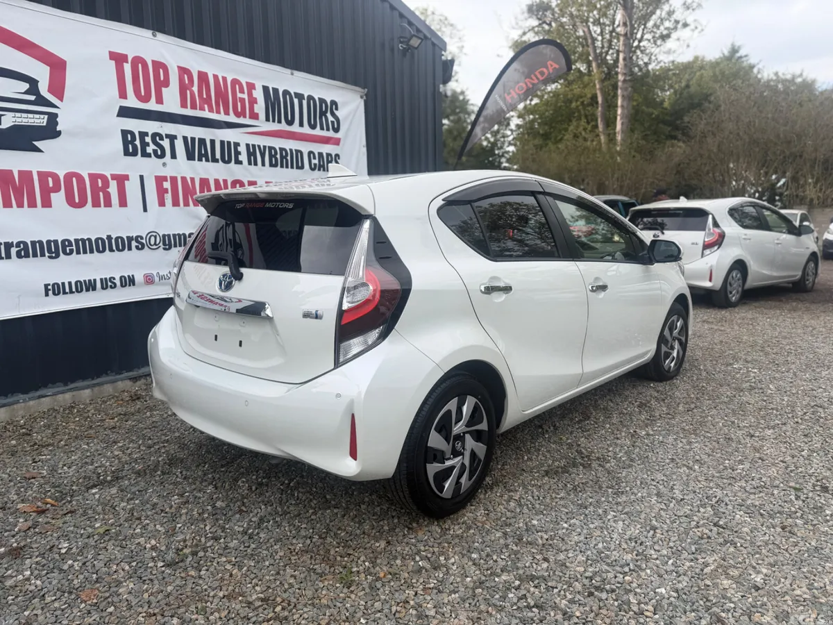 Toyota Aqua Hatchback, Petrol Hybrid, 2021, White