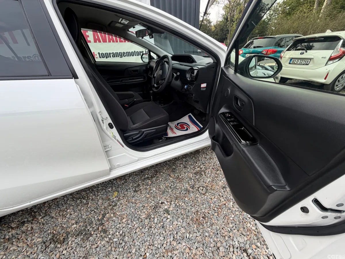 Toyota Aqua Hatchback, Petrol Hybrid, 2021, White