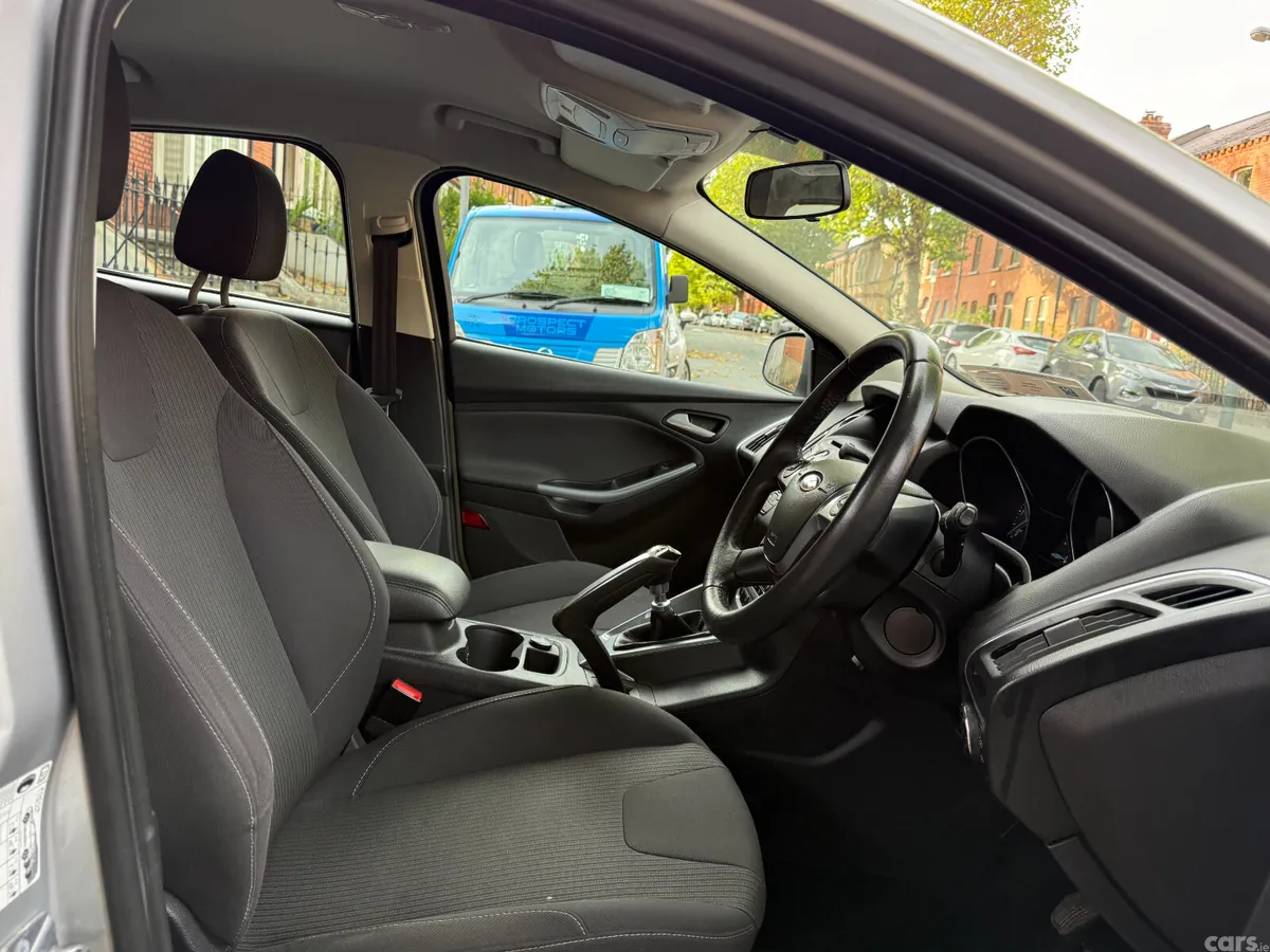 Ford Focus Hatchback, Diesel, 2013, Silver