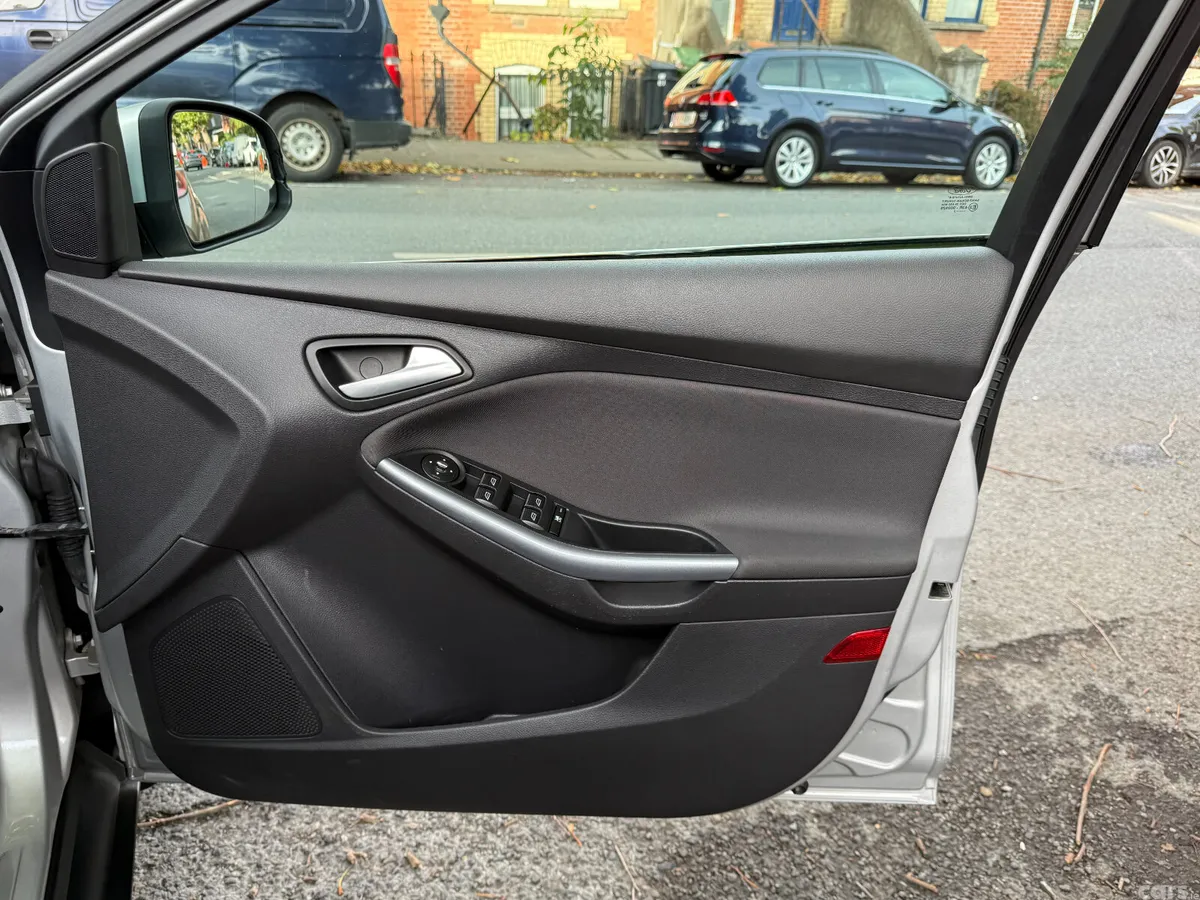Ford Focus Hatchback, Diesel, 2013, Silver