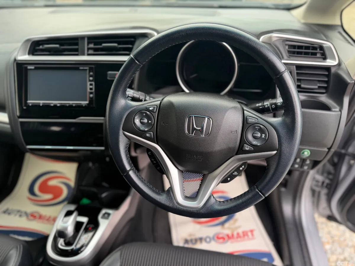 Honda Fit Hatchback, Petrol Hybrid, 2019, Grey