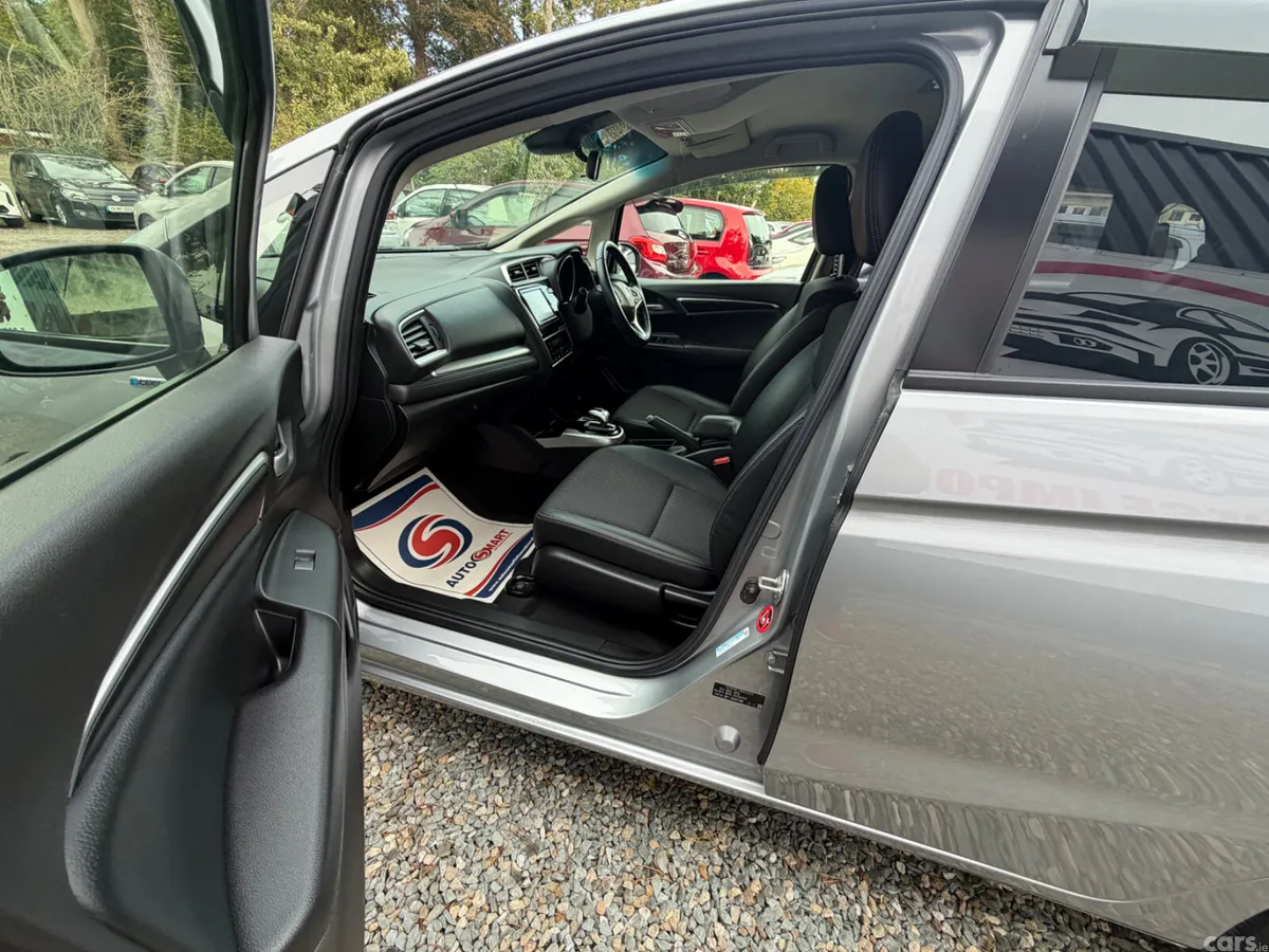 Honda Fit Hatchback, Petrol Hybrid, 2019, Grey