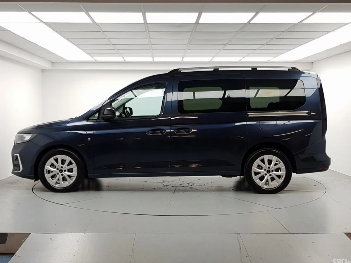 Ford Tourneo MPV, Petrol Plug-in Hybrid, 2025, Blue